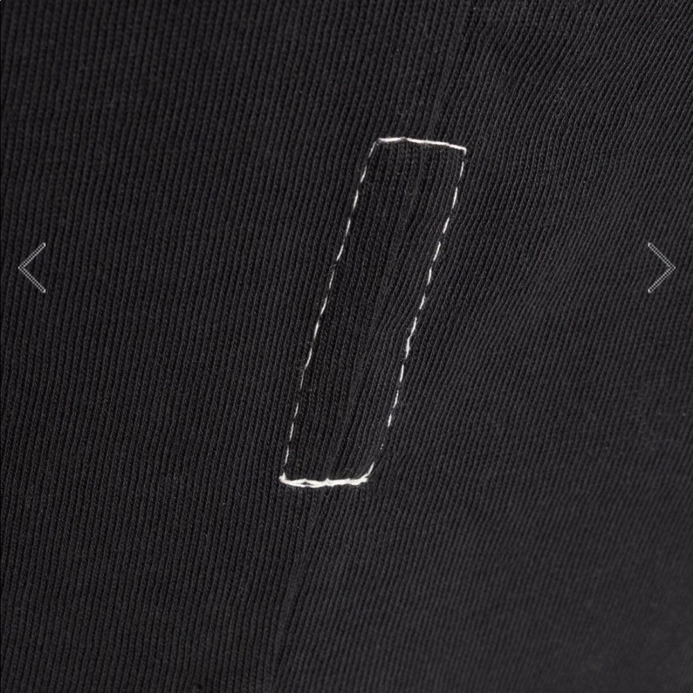 Black Tee🏴 - Picture 4 of 4